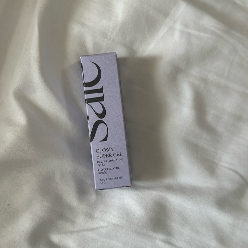 New in box Saie glowy super gel